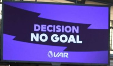 VAR decision referee