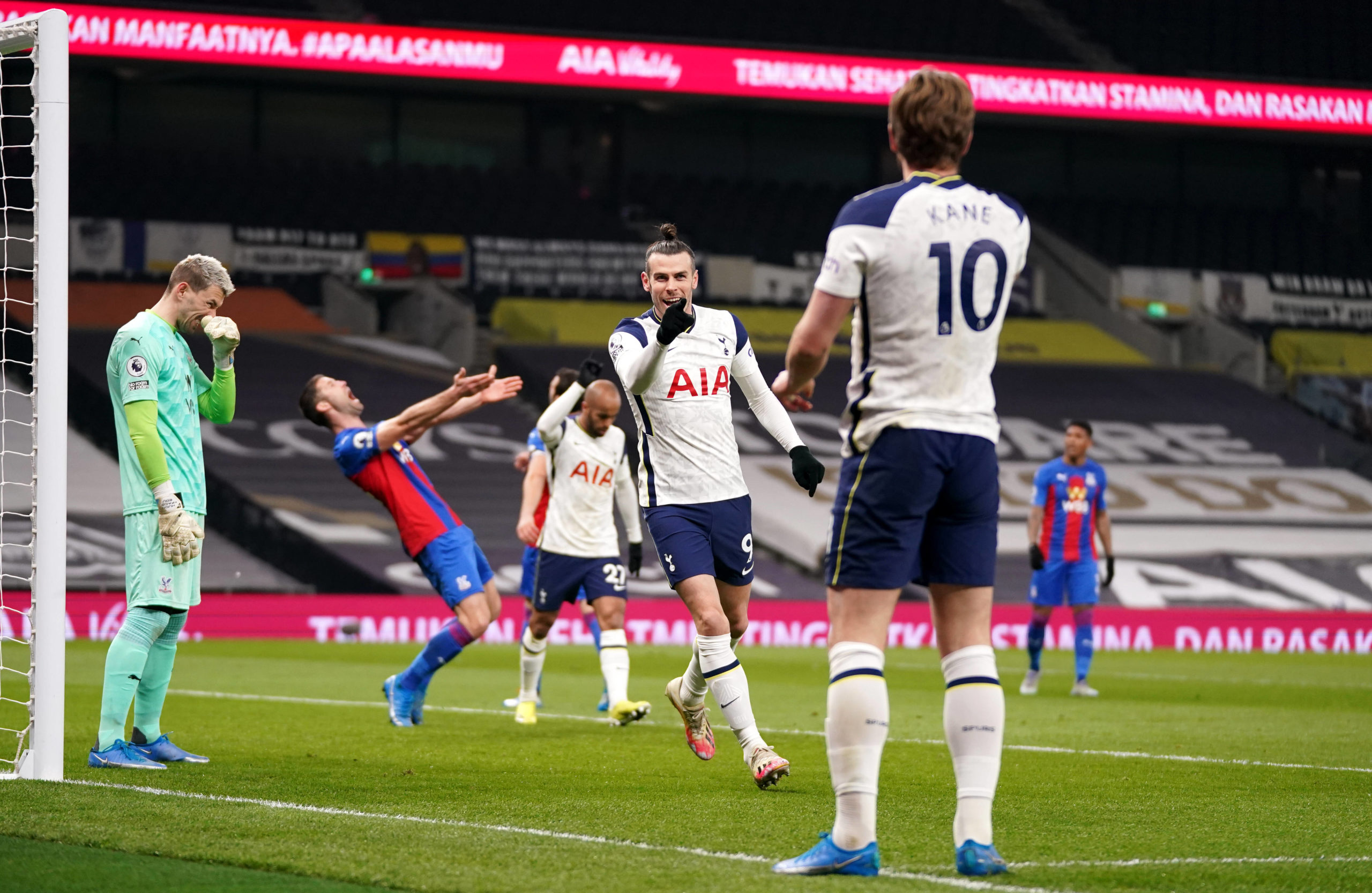 Tottenham Hotspur players celebrate scoring a goal
